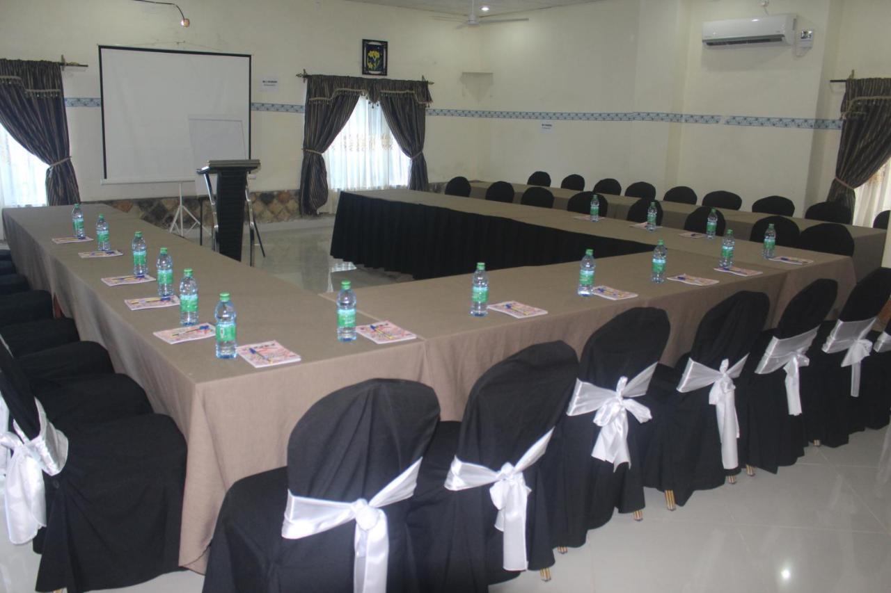 Chamiachi Hotel & Apartments Bamburi Exterior foto
